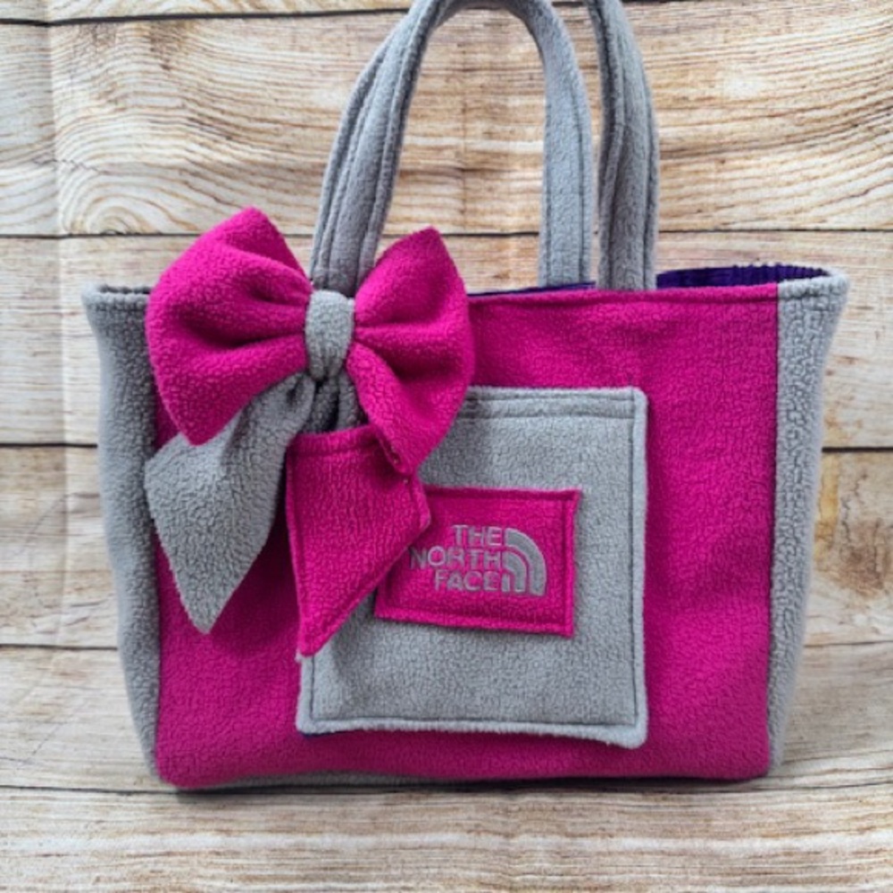 The North Face Tote Bag with Bow Keychain